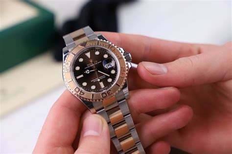 how do you wind a rolex watch|how to manually wind rolex.